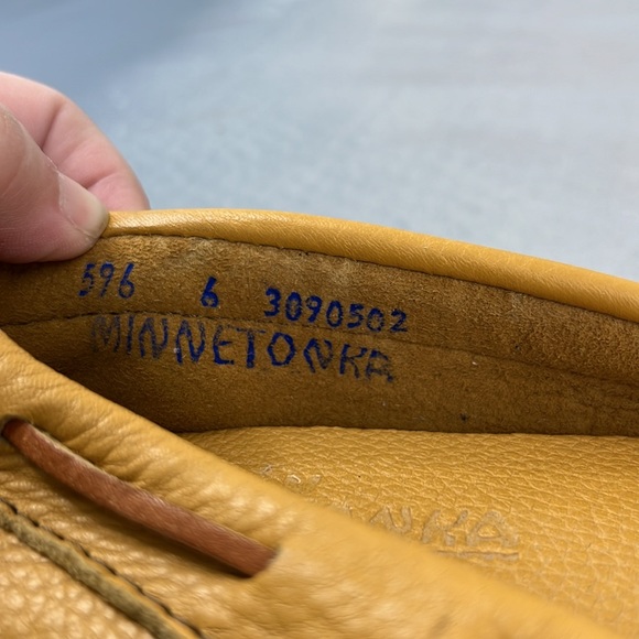 Minnetonka Kilty Deerskin Fringe Soft Sole Moccasins Slip On - Picture 10 of 10